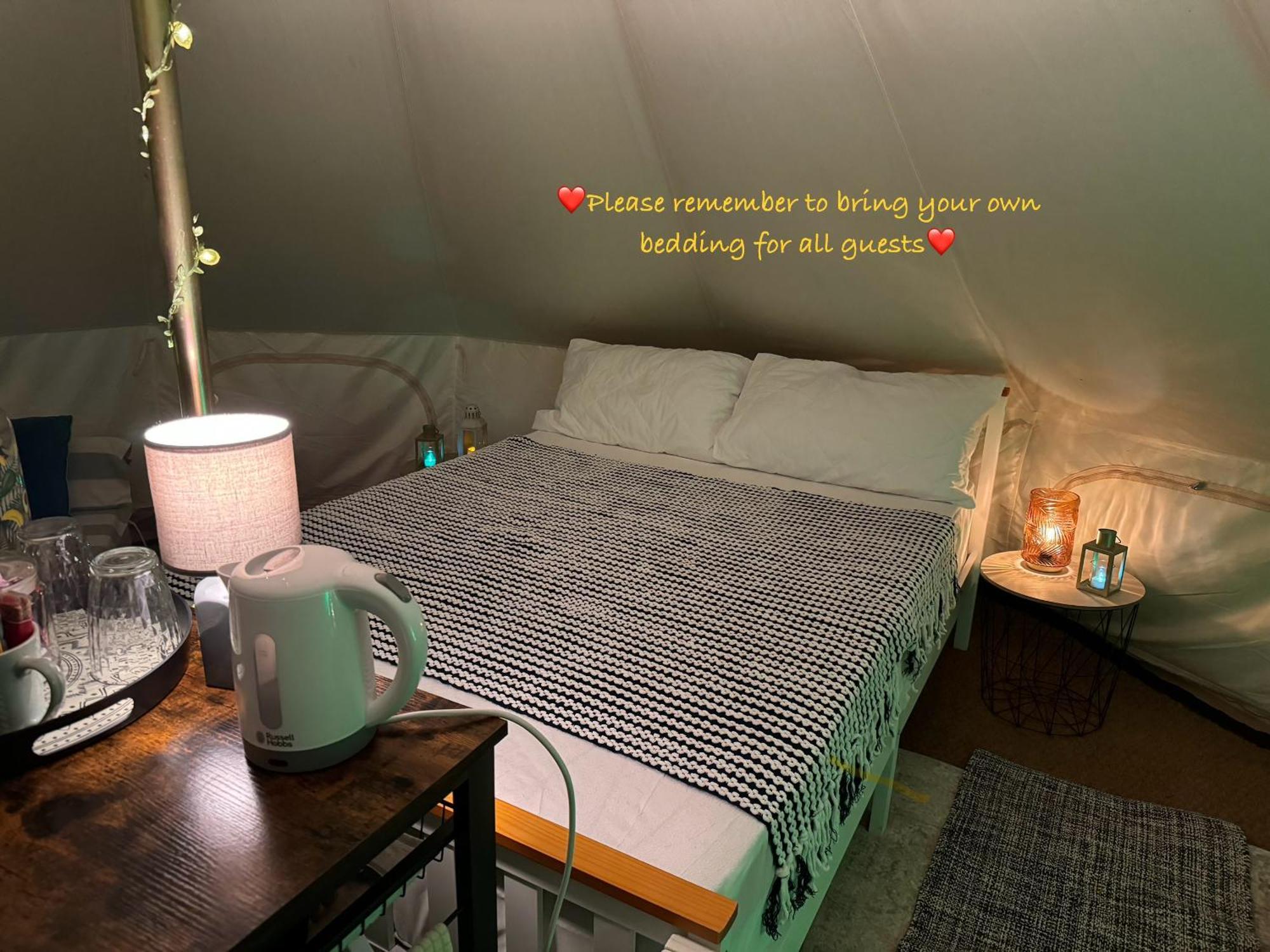 Spacious Bell Tent At Herigerbi Park Lincolnshire Villa Grantham Exterior foto